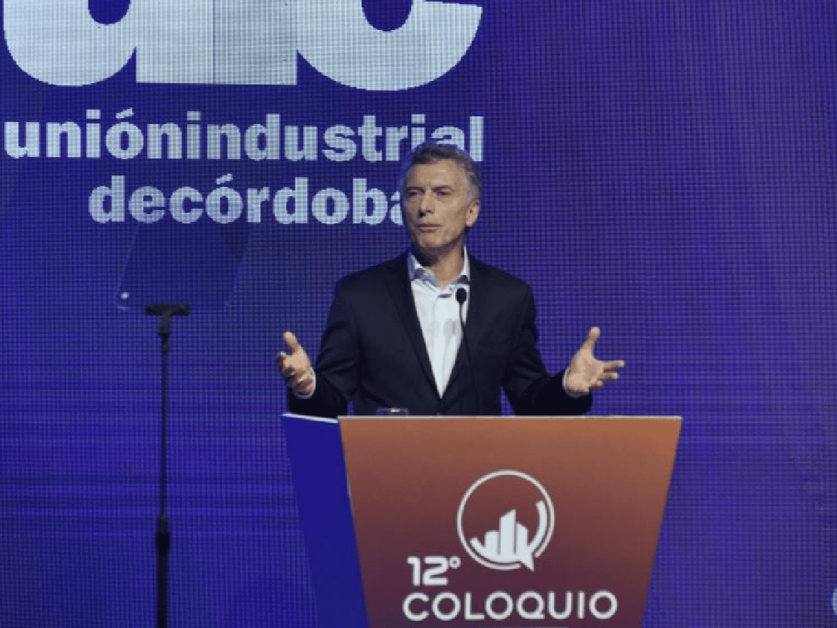 Macri prometió bajar Ganancias a pymes y monotributistas