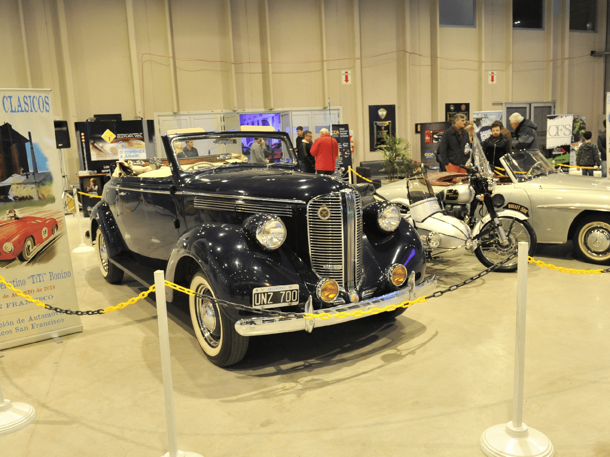Los clásicos, verdaderas joyas del Salón del Automóvil