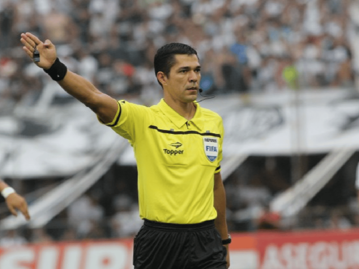 Díaz de Vivar, el árbitro de Argentina-Chile 