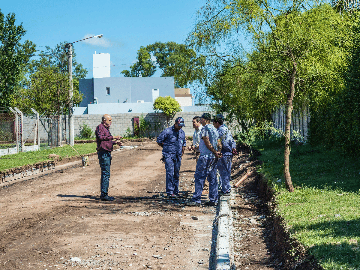 Municipios de Las Varillas y Alicia realizan obras de cordón cuneta 