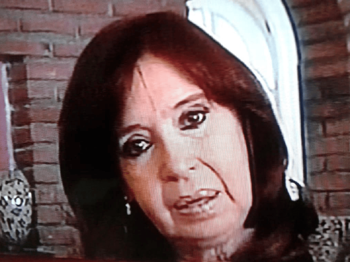 Cristina Fernández: “ los argentinos hemos dejado de ser felices porque son demasiado grandes las dificultades y tensiones” 