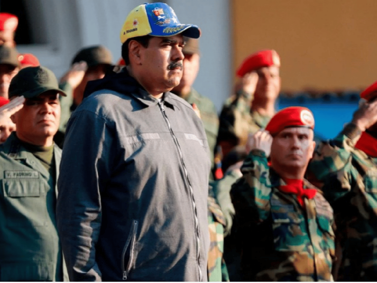 Nicolás Maduro cerró el espacio aéreo de Venezuela y la frontera con Brasil