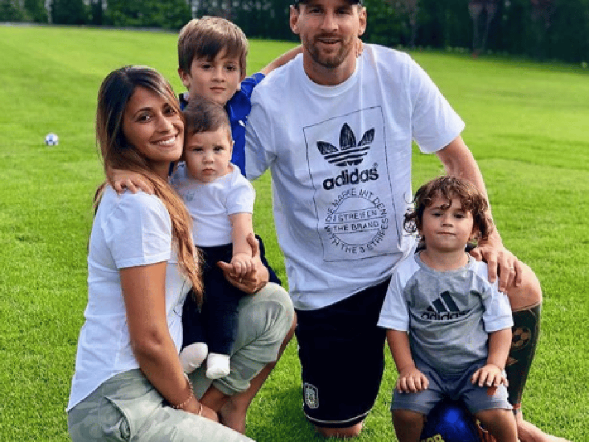 Lionel Messi y Antonela Roccuzzo bautizaron a Ciro en un pueblo de Rosario