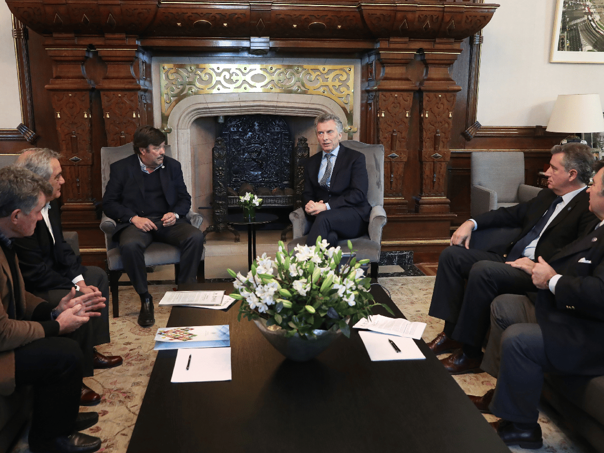 Macri prometió a la Mesa de Enlace no aumentar las retenciones