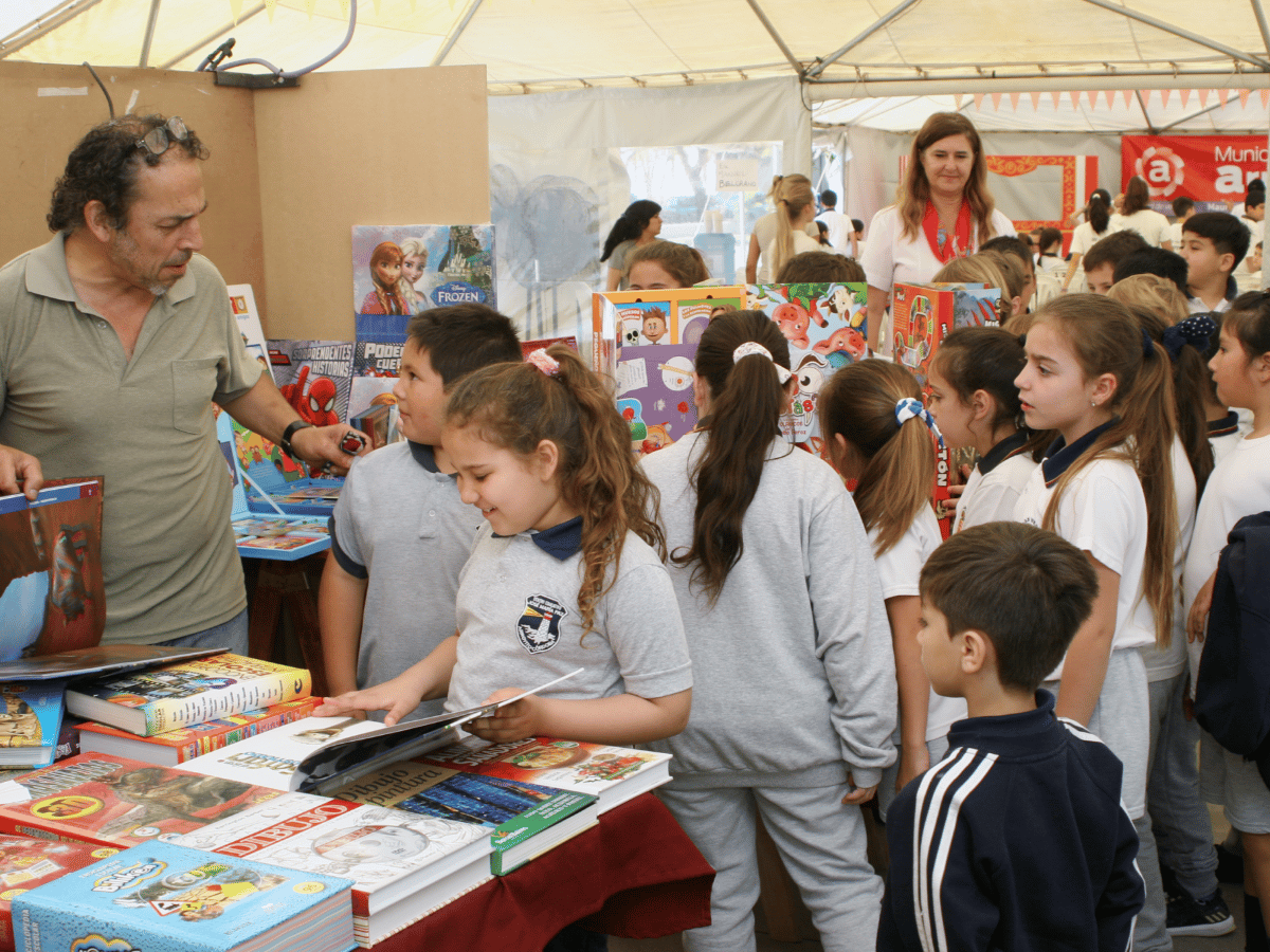 Comenzó la XXI Feria del Libro en Arroyito   
