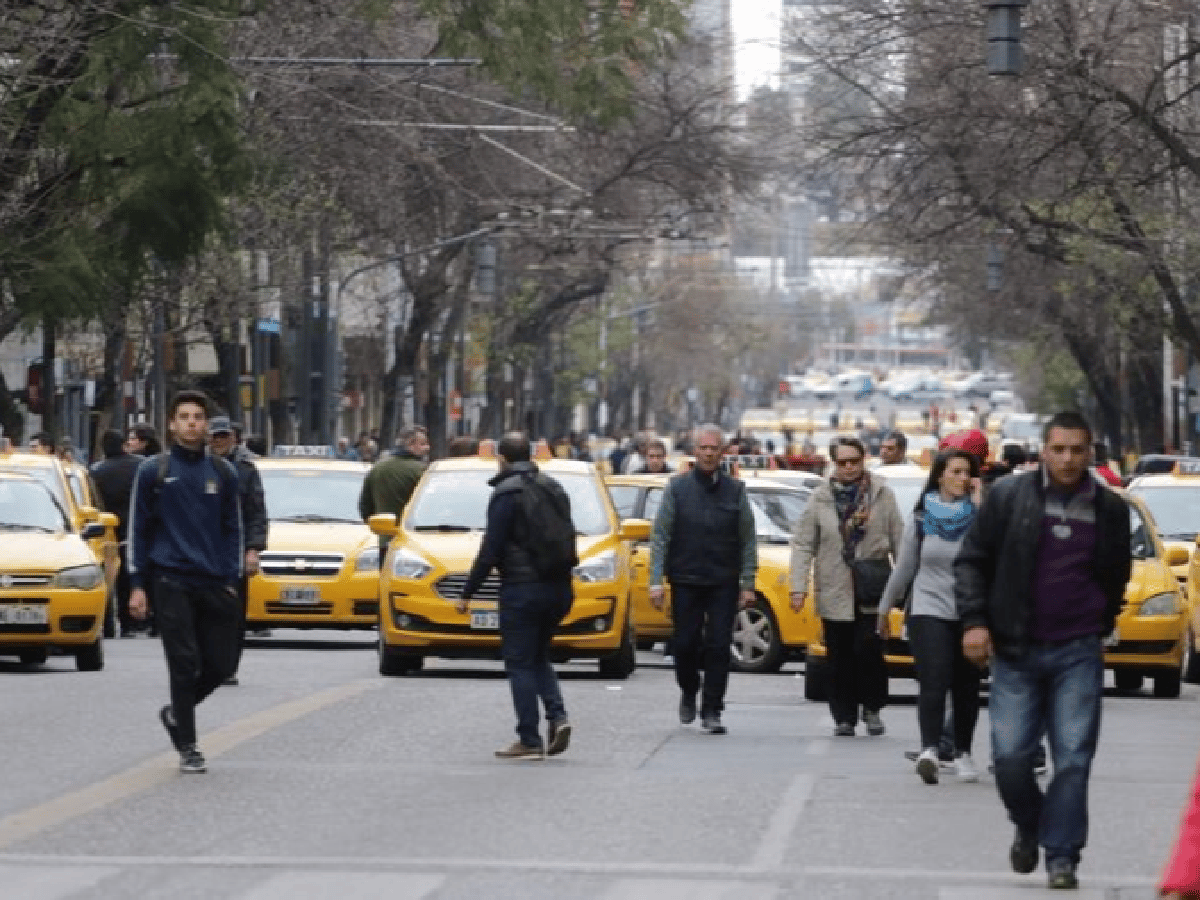 Córdoba: taxistas anuncian que levantan las protestas contra Uber
