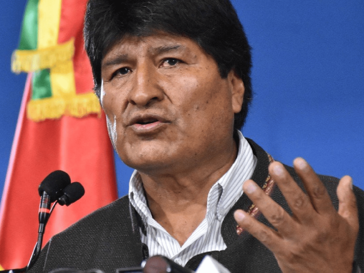 Evo Morales califica de "racistas y golpistas" a líderes opositores