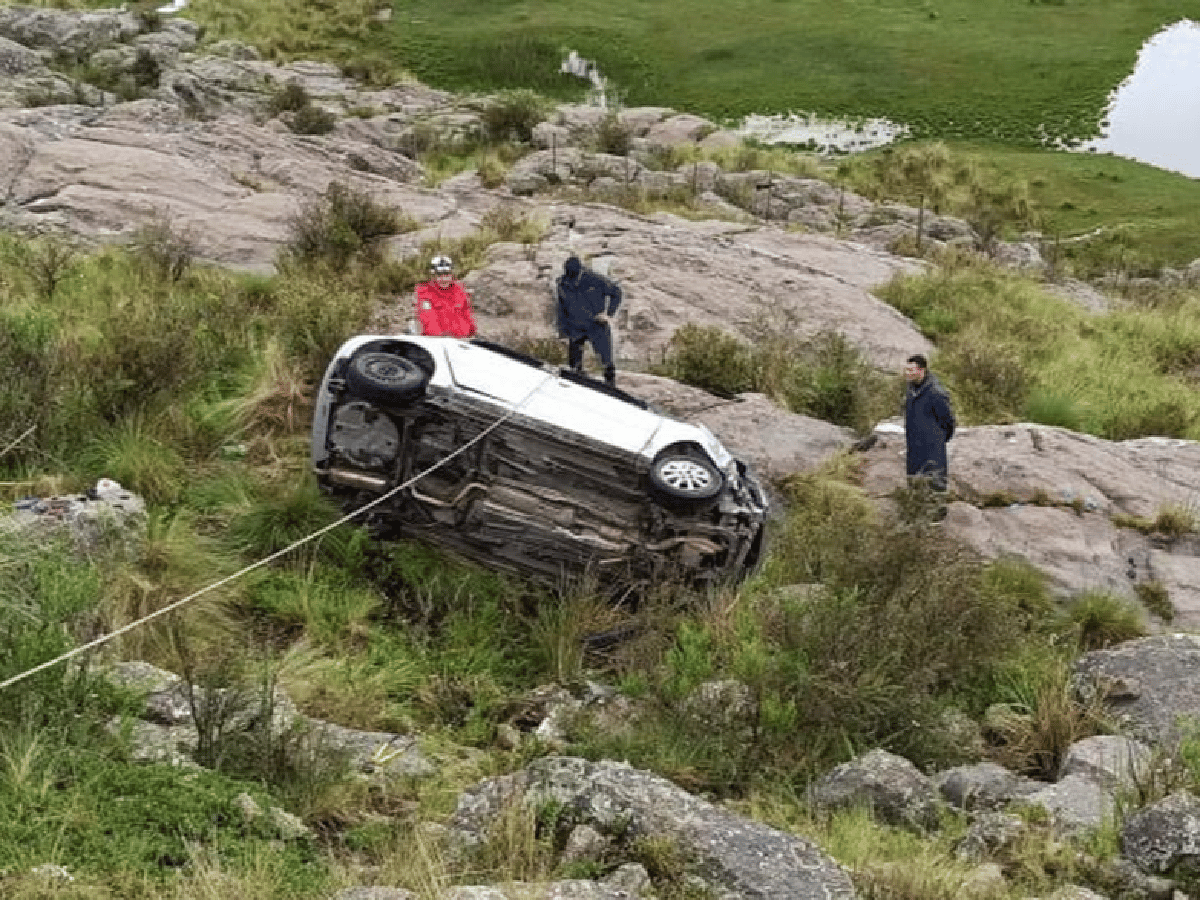 Una mujer murió al desbarrancar su auto en las Altas Cumbres