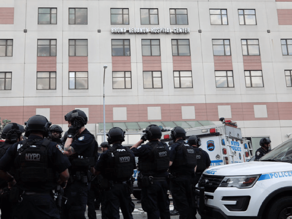 Nueva York: un hombre armado murió tras tiroteo en un hospital 