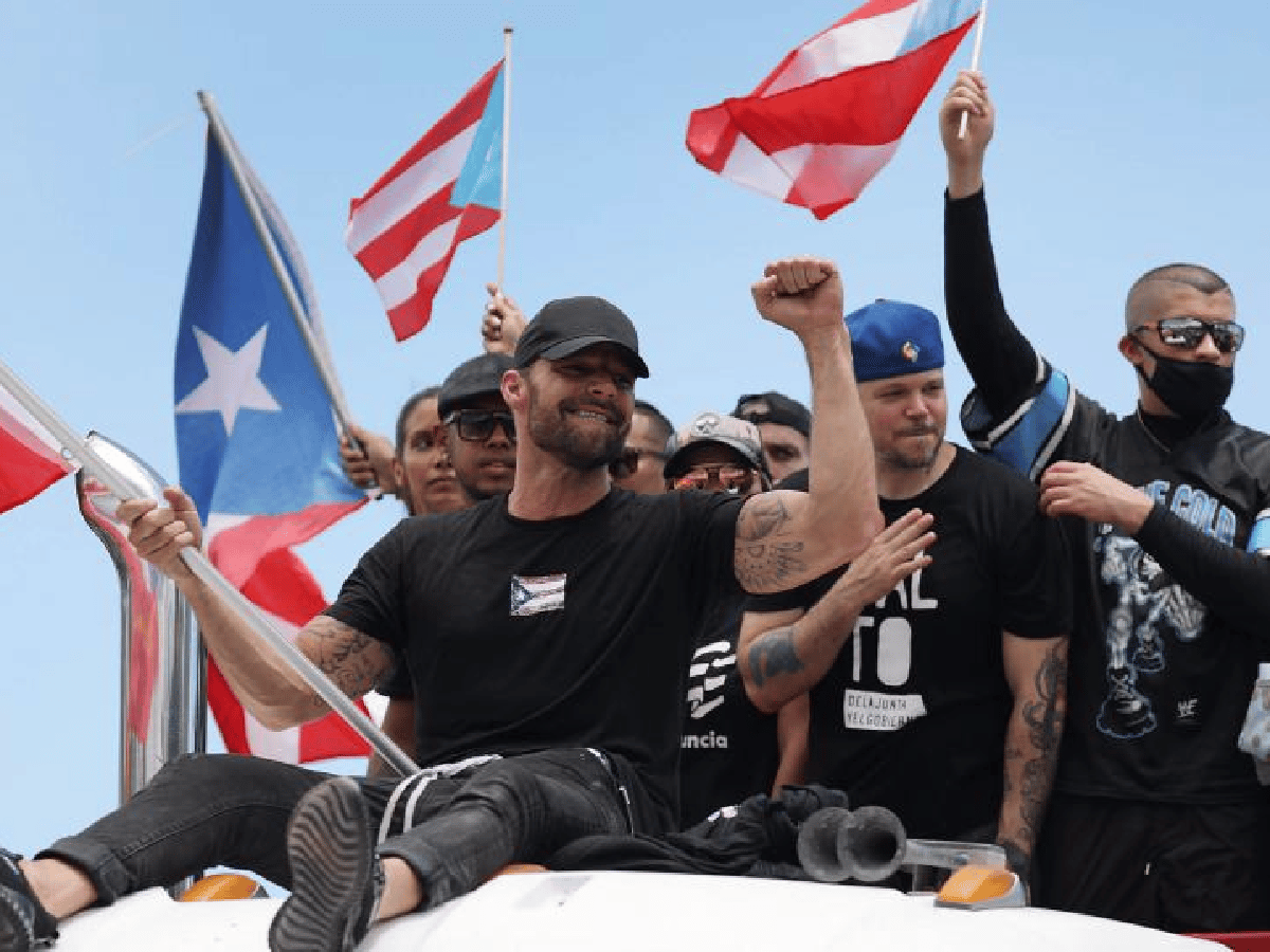 Gobernador de Puerto Rico renuncia en medio de crisis política por "Chatgate"