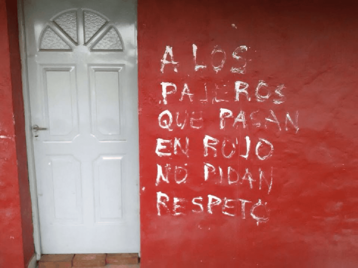 Repudiable pintada en Tiro y Gimnasia contra ciclistas 
