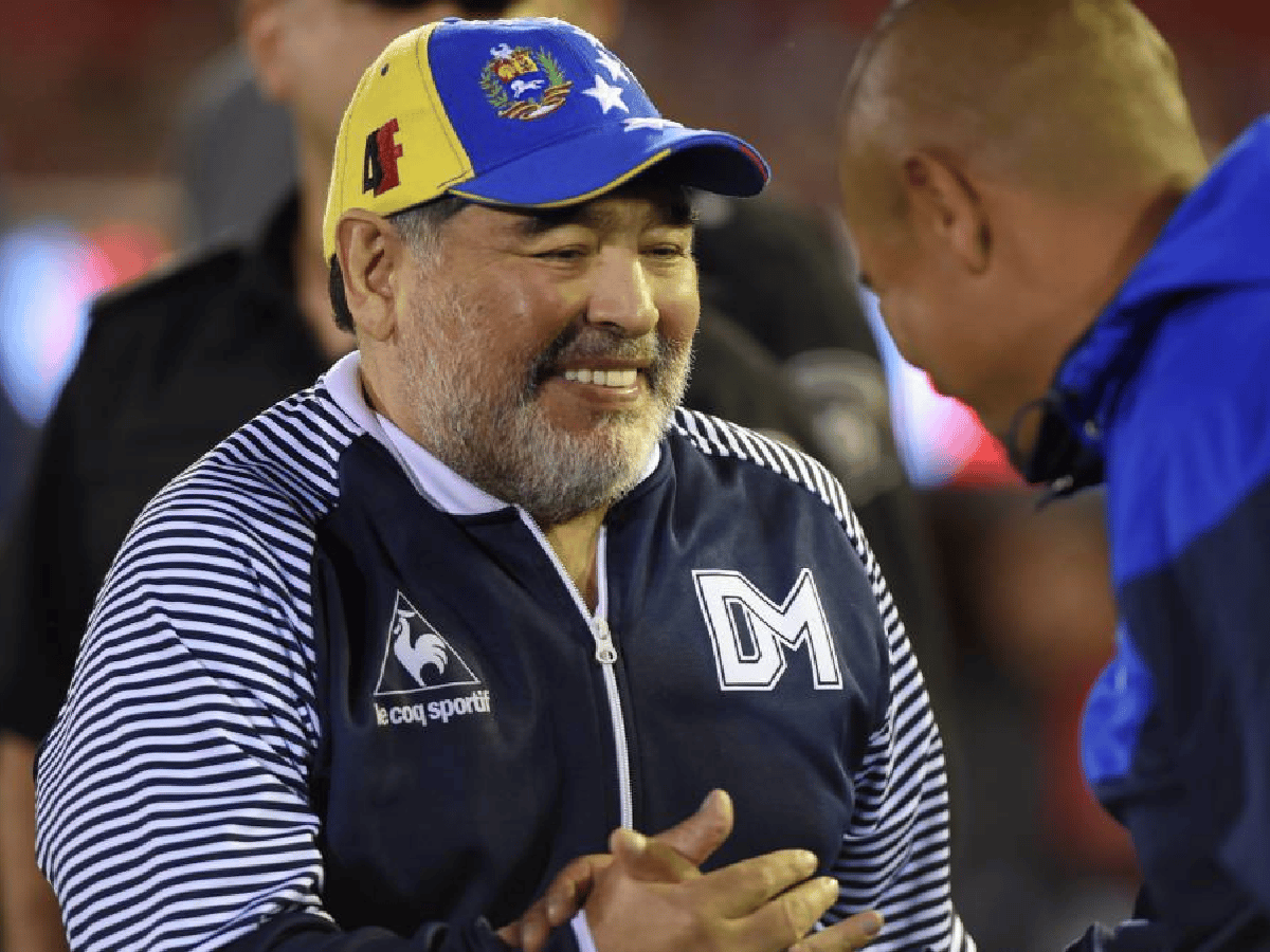 Gimnasia le regaló a Maradona, una goleada ante Newell's 