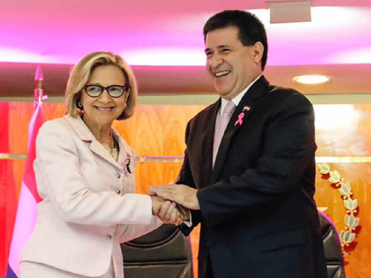Tras la renuncia de Cartes, Paraguay tendrá su primera presidenta 