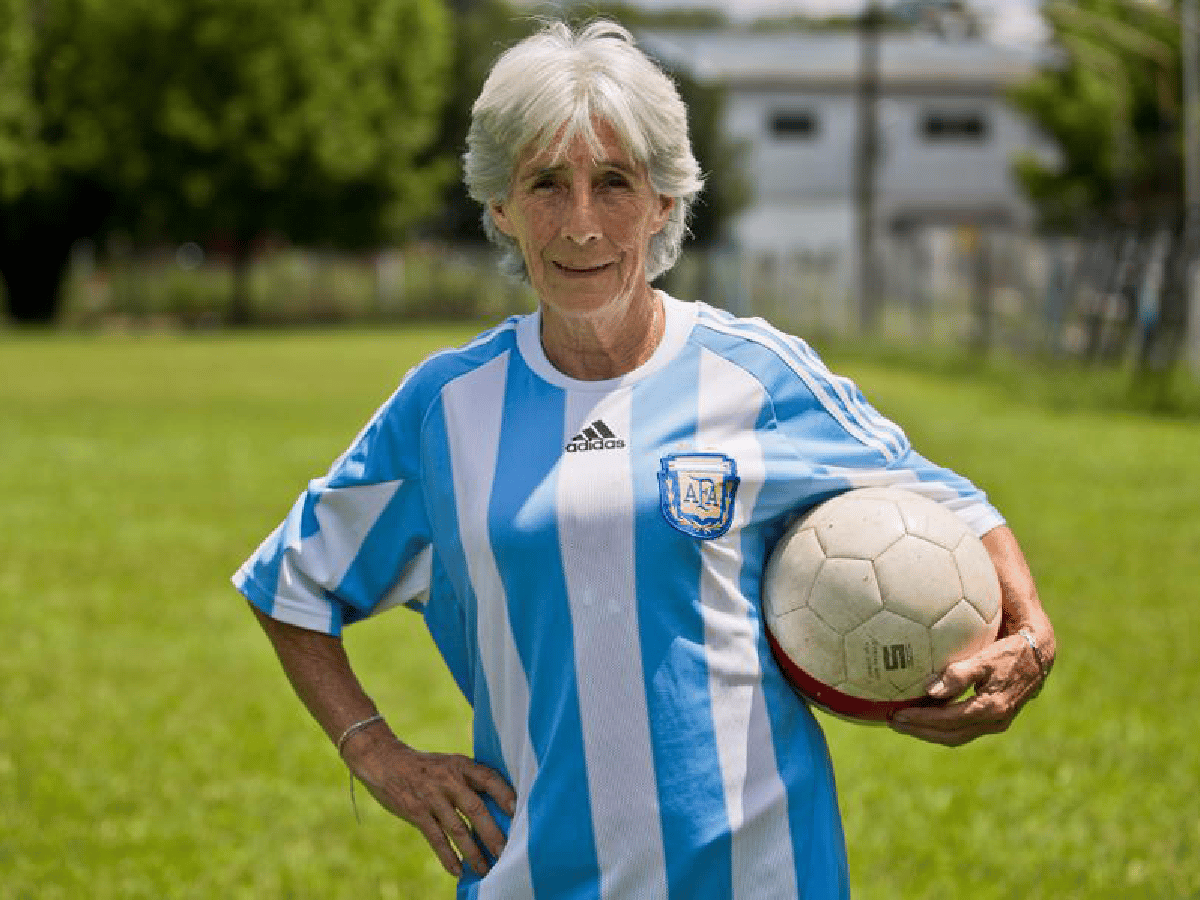 Elba Selva, pionera del fútbol femenino visita Arroyito