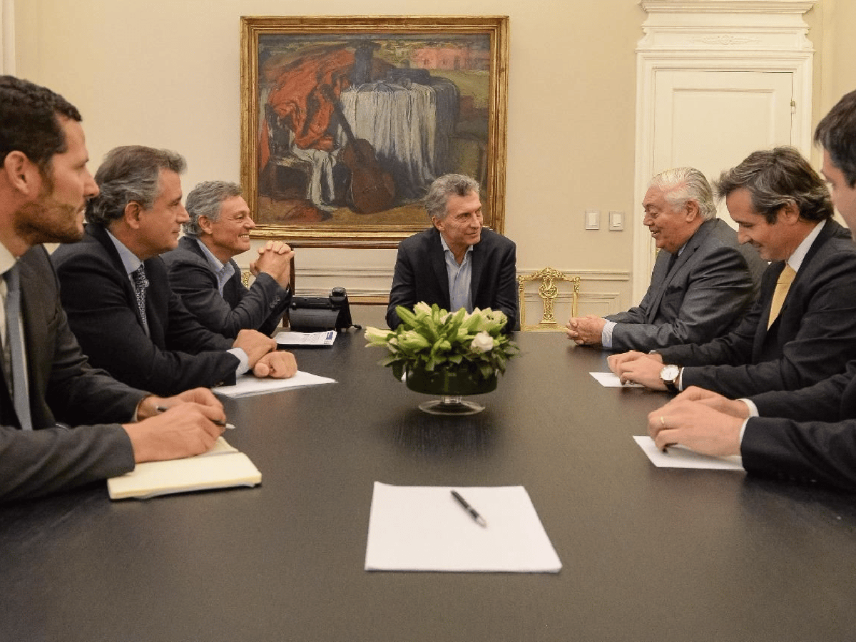 Prudente respaldo de los gobernadores peronistas a Macri ante la negociación con el FMI 