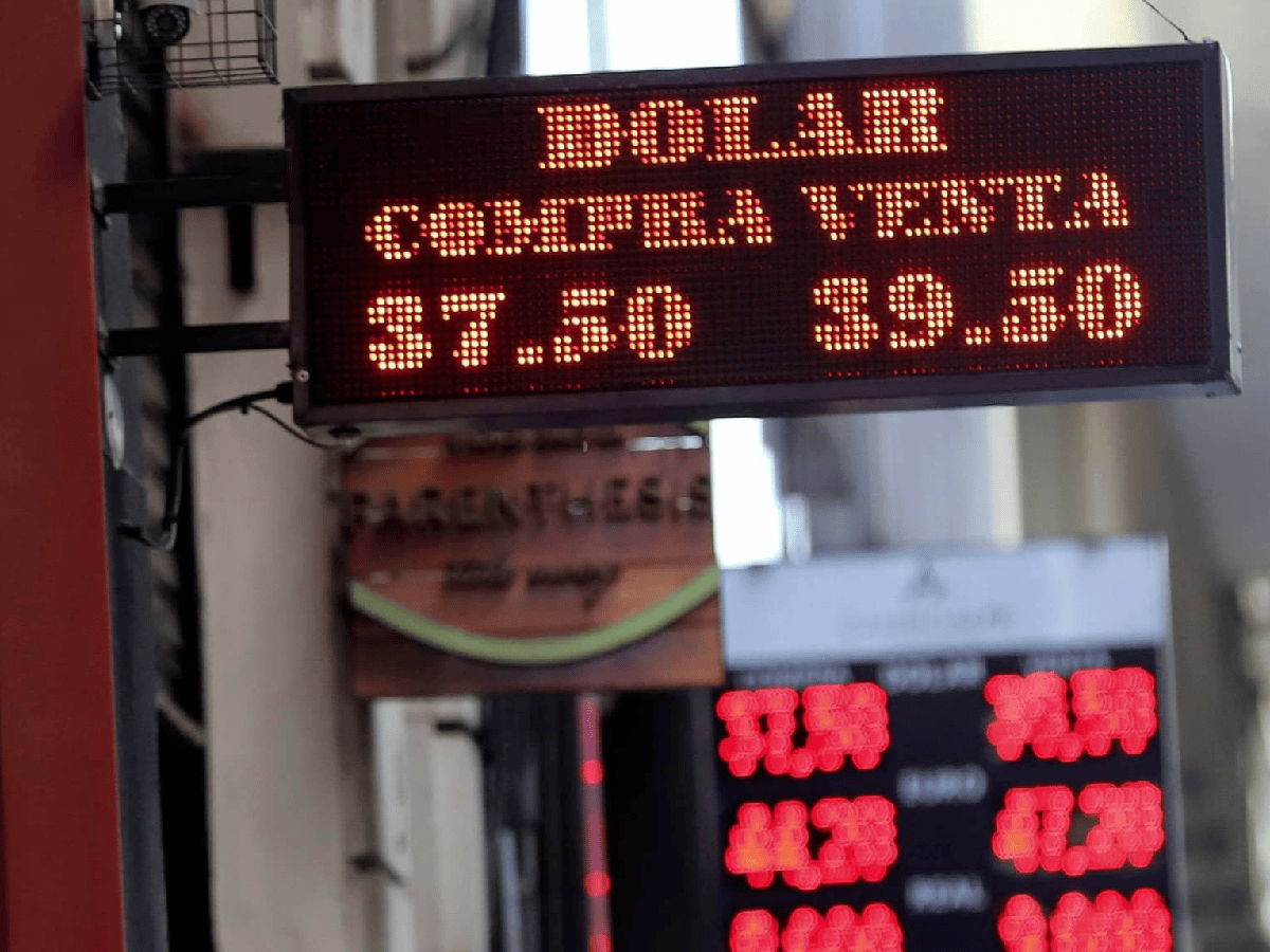 Tras una intervención del Central, el dólar retrocedió a $39,24