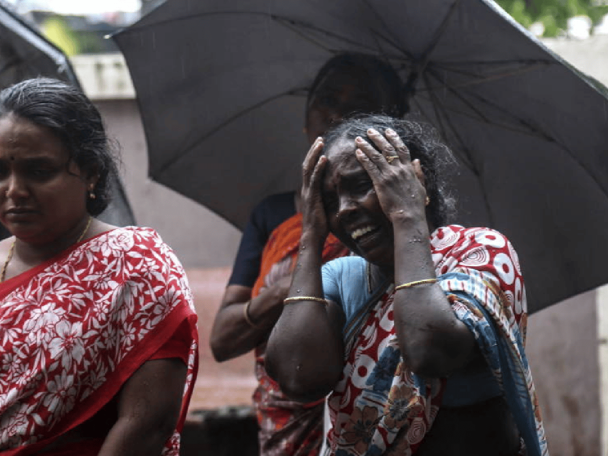 Más de 100 muertos y 300 detenidos por el tráfico de alcohol adulterado en la India