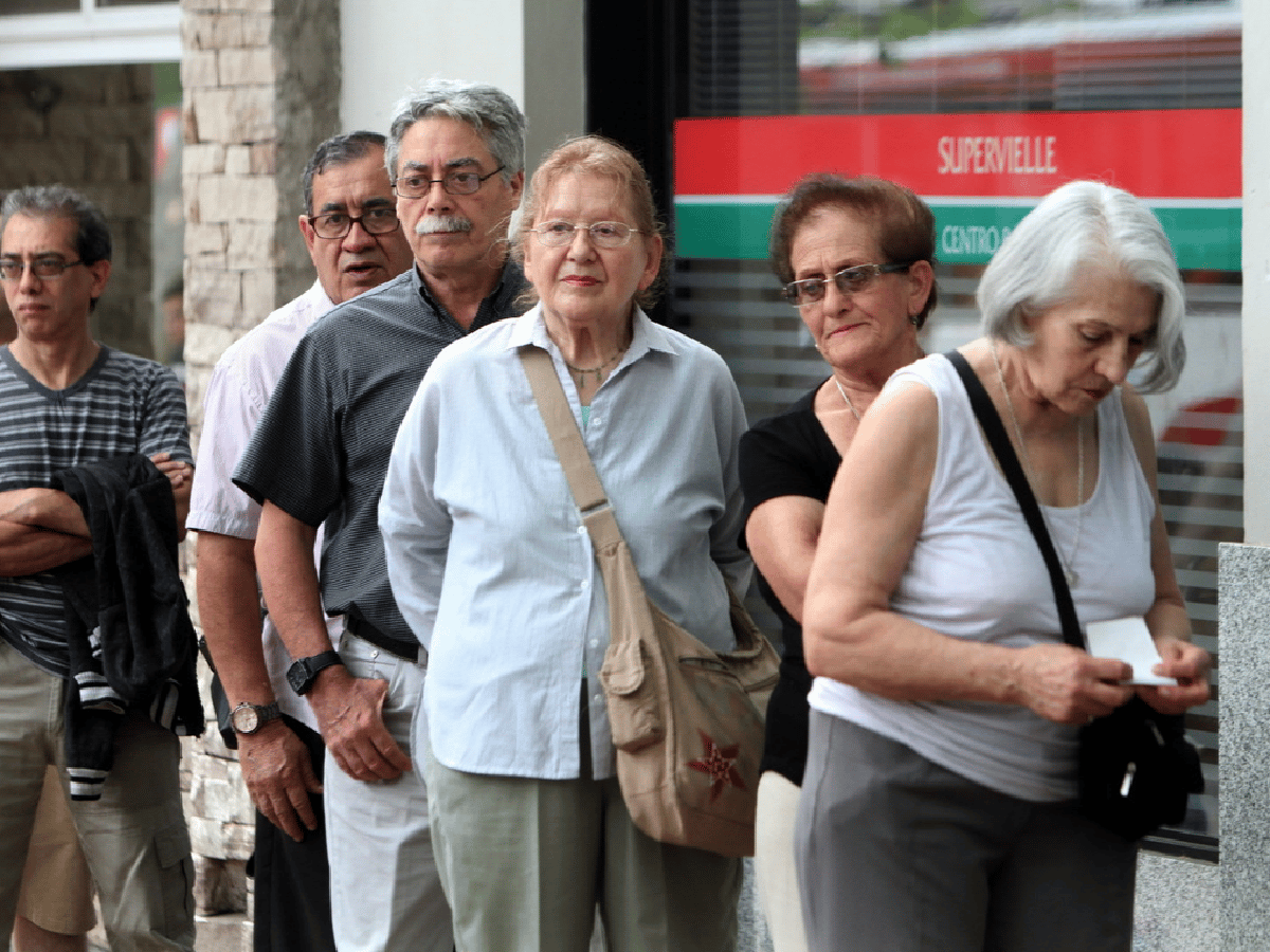 Seguridad Social admitió que el cambio de fórmula de ajuste hizo perder ingresos a los jubilados