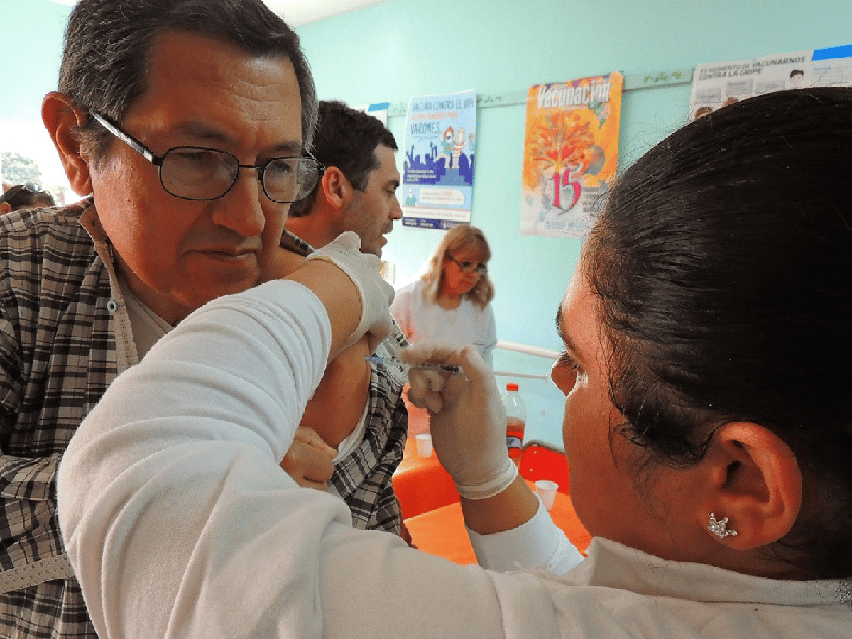 En el Día de las Vacunas en Arroyito se colocaron unas 2.000 dosis   