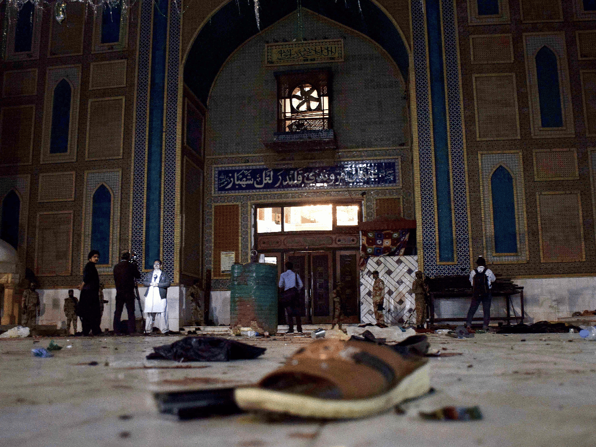 Un atentado contra un templo sufí de  Pakistán causó al menos 72 muertos  