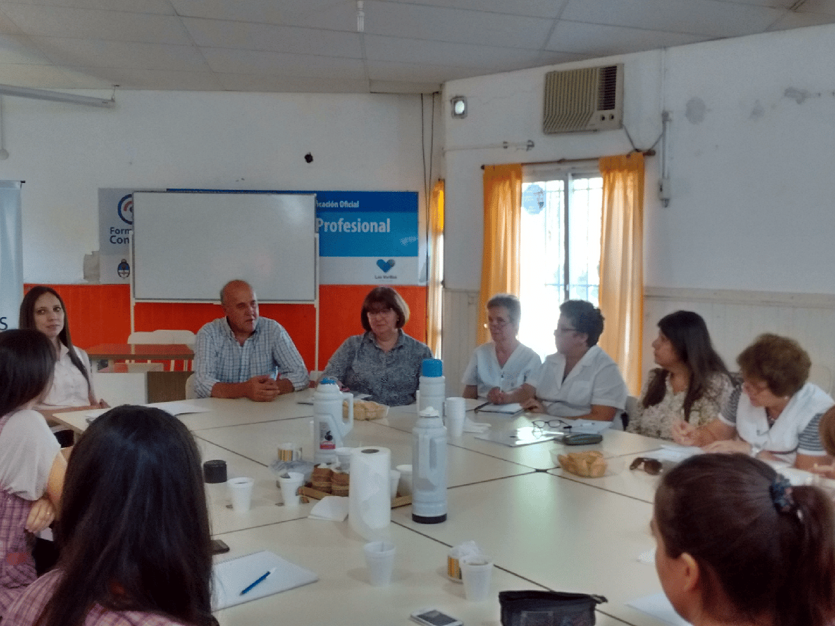  Las Varillas: Chiocarello se reunió con docentes