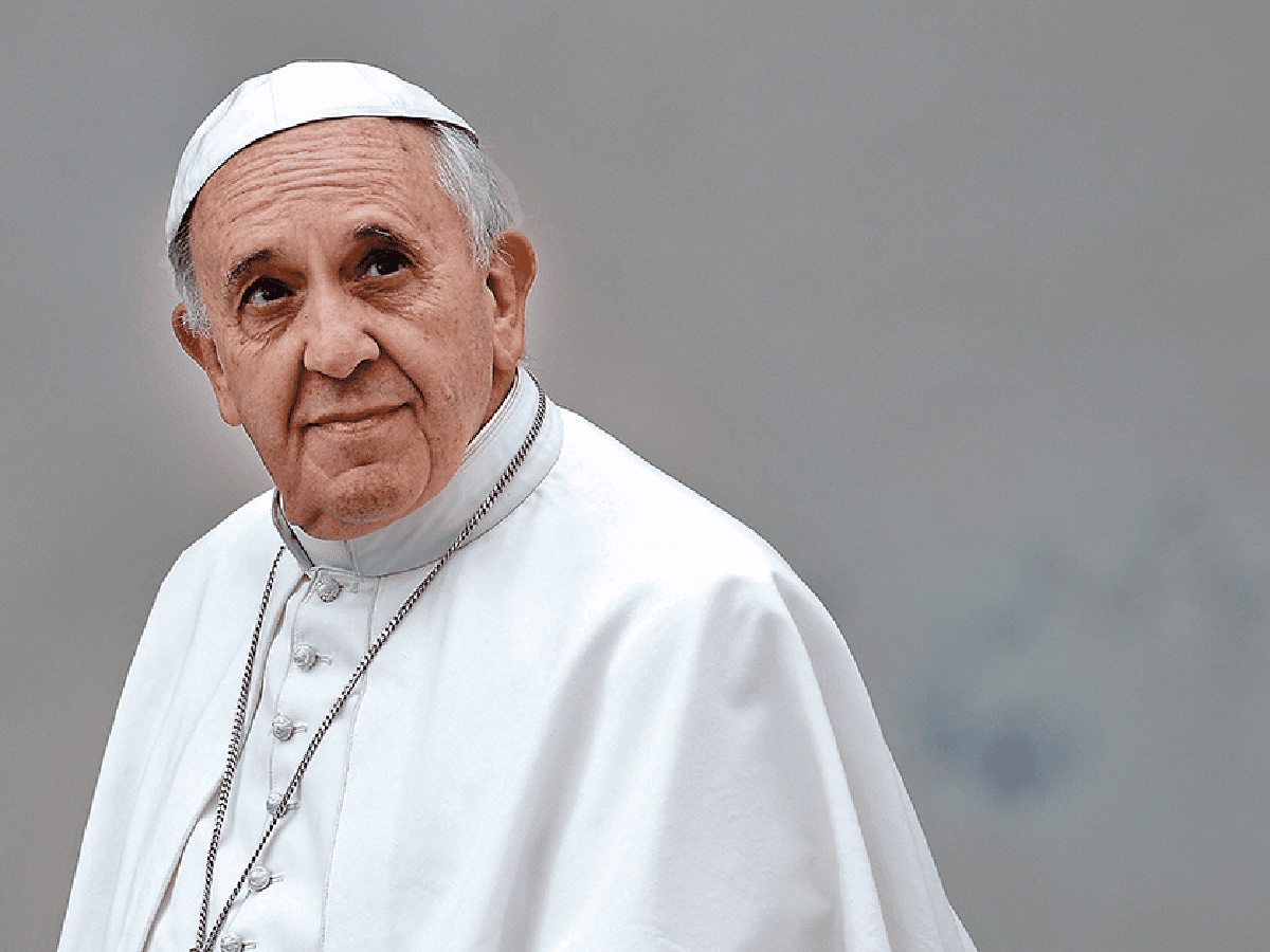 El Vaticano advirtió que elpPapa no manda "bendiciones" por WhatsApp