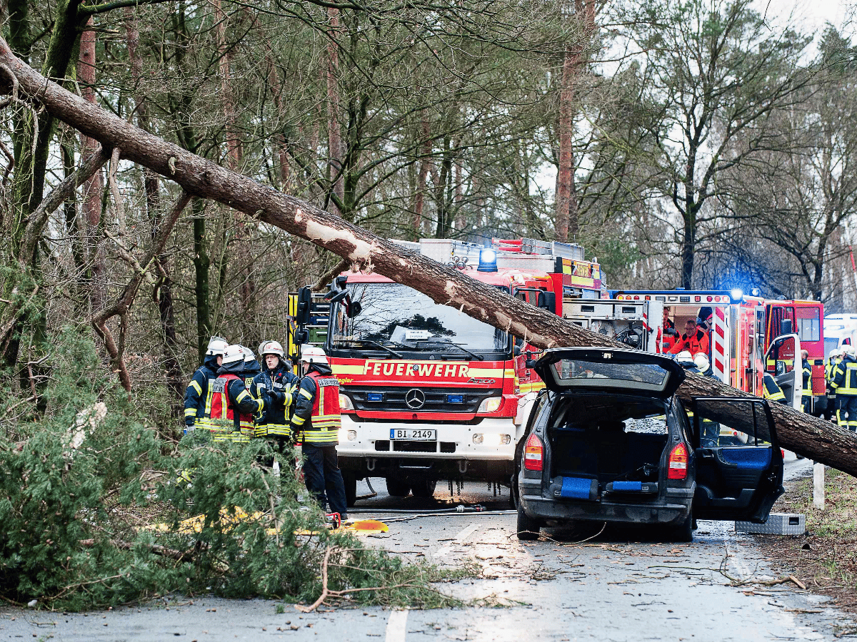 Caos en los transportes y seis muertos por tormenta  en el norte de Europa  