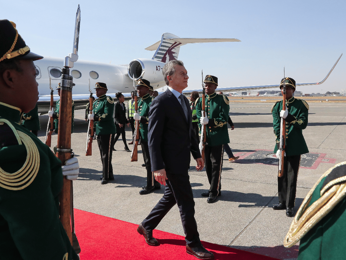 Macri llegó a Sudáfrica para la cumbre BRICS