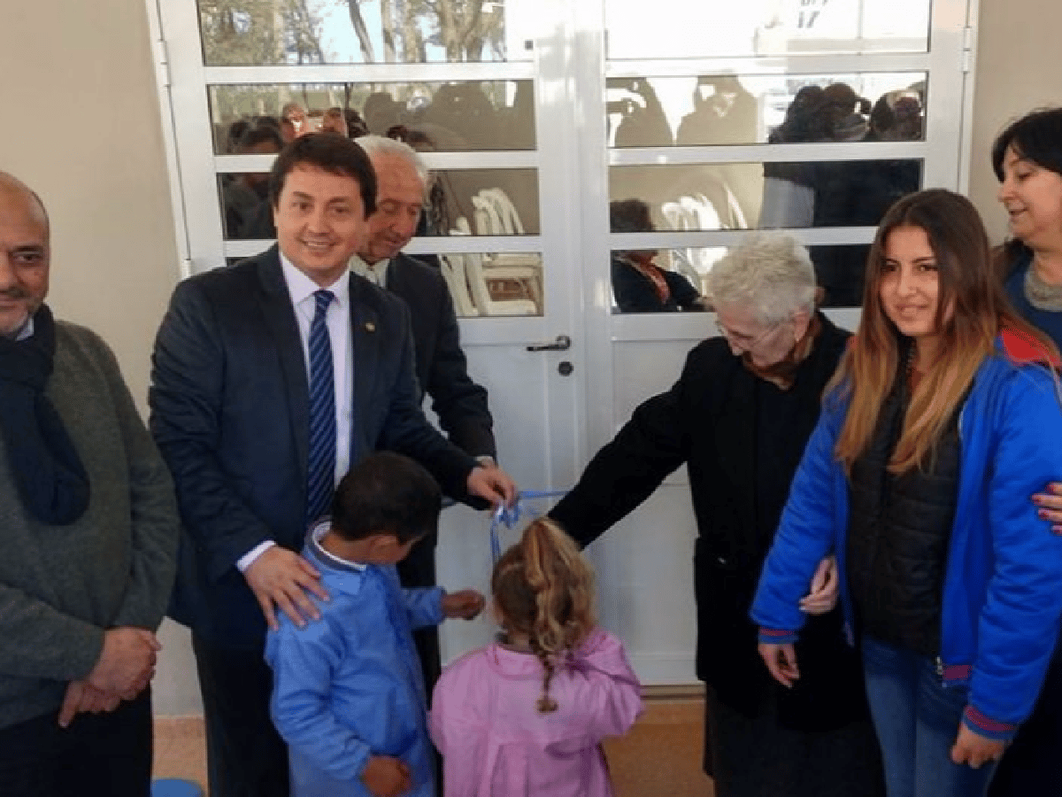 Inauguraron SUM en escuela rural de Porteña  