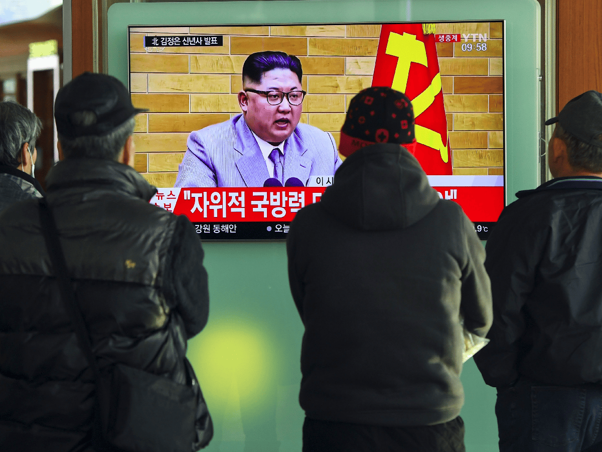 Líder norcoreano advirtió a EE.UU. que  tiene el “botón nuclear” en su escritorio