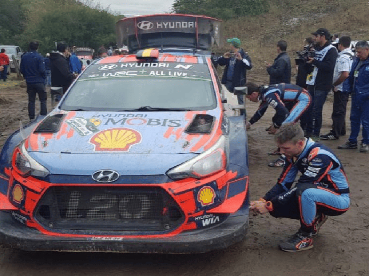 Neuville lidera el Rally Mundial en Argentina 