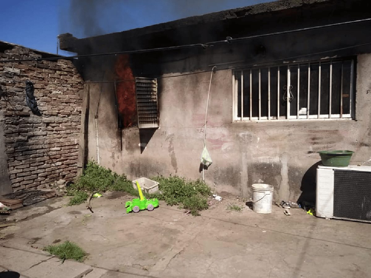 Importantes daños en una vivienda de Frontera que se incendió