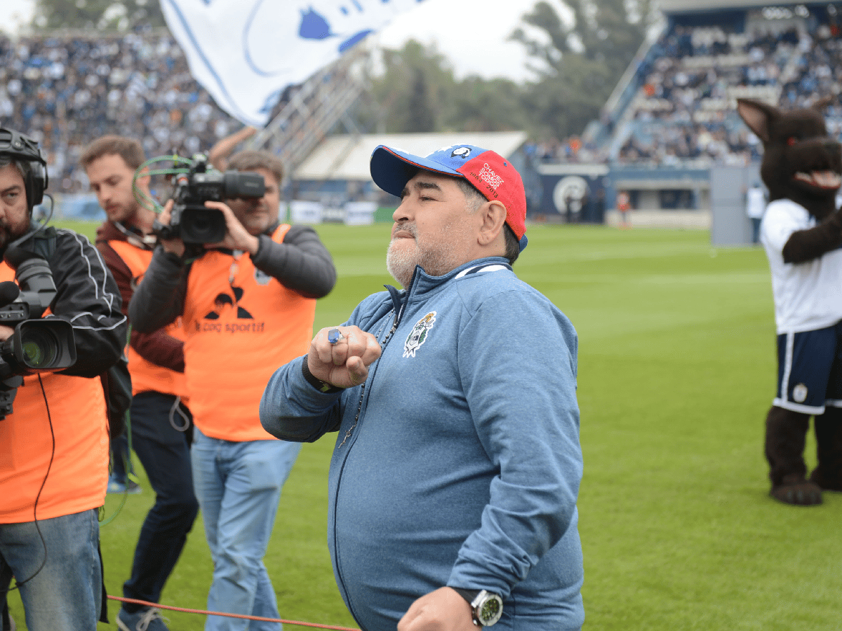 Maradona: "De esta se sale con solidaridad”
