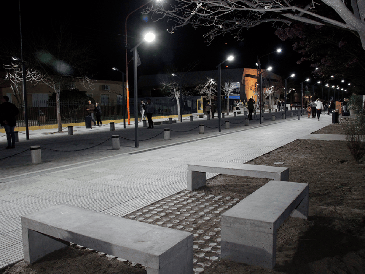 Arroyito renovó su calle Rivadavia 