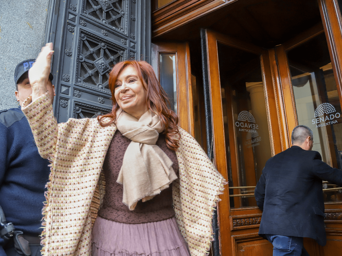 Sin la presencia de Cristina Kirchner, finaliza la lectura de la acusación en el juicio por presuntos sobreprecios