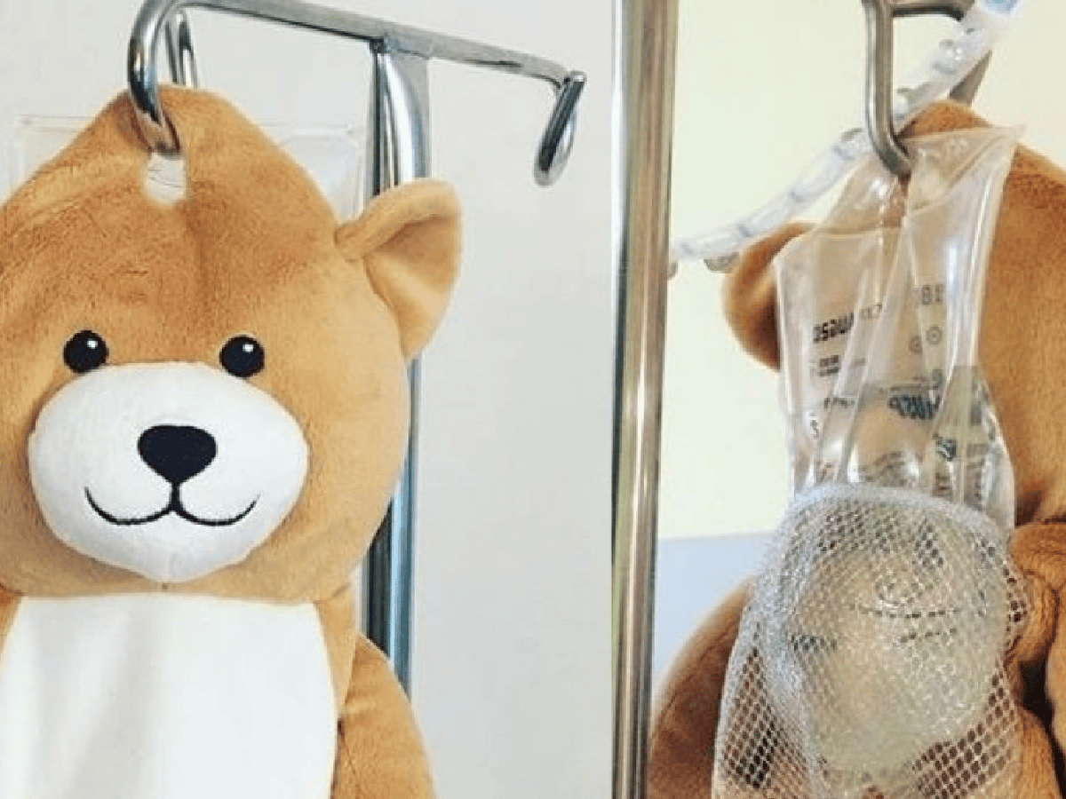 "Medi Teddy": el oso de peluche que ayuda a los niños a tolerar el uso de suero