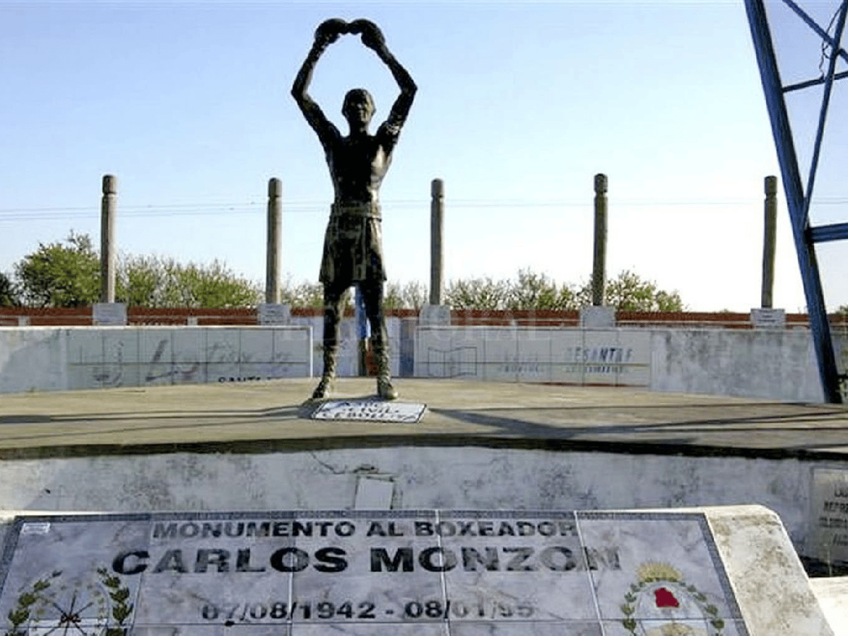 Una estatua de Monzón no volverá a ser colocada en Santa Fe por un pedido de feministas