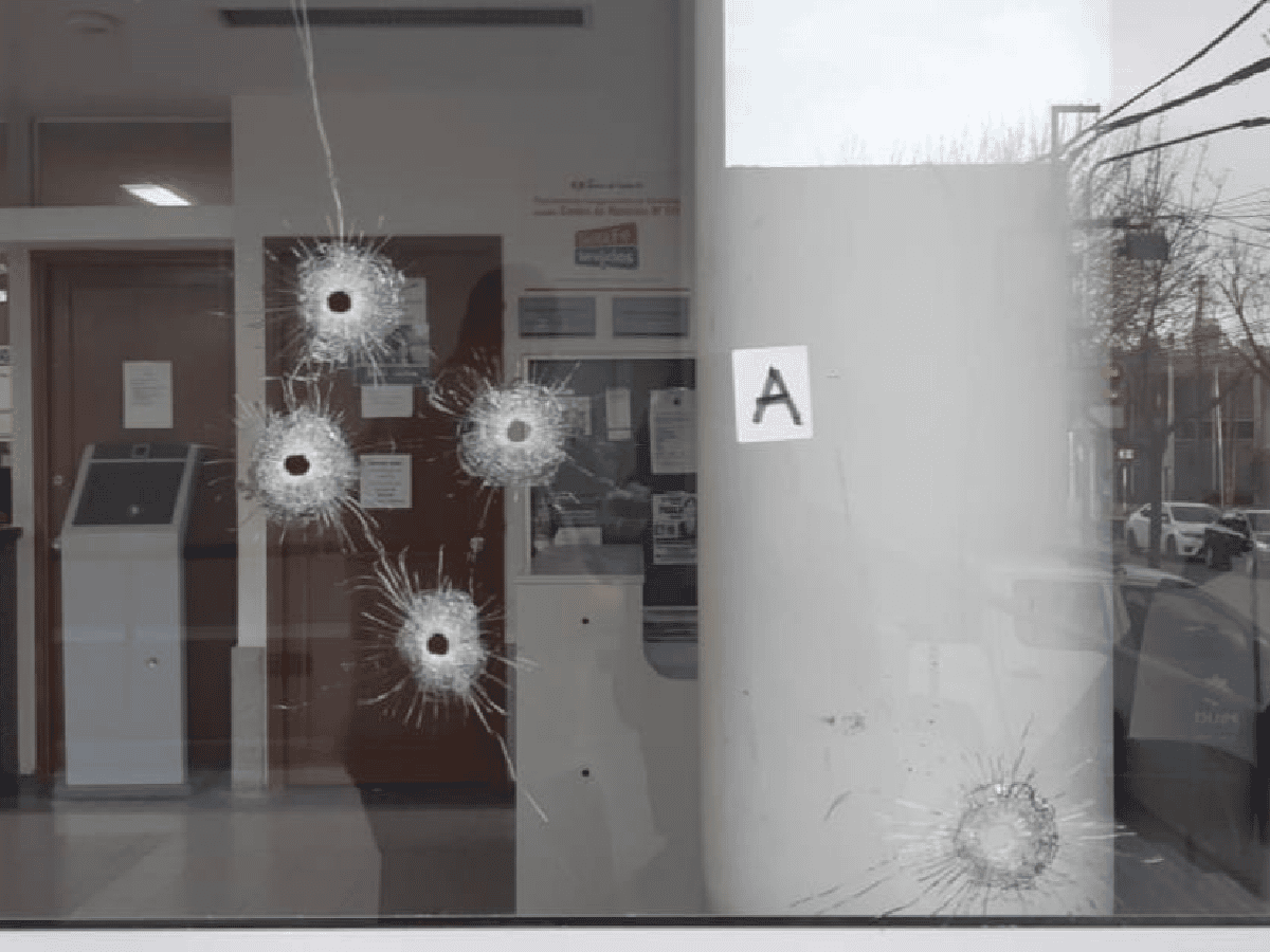 Ataque mafioso: balearon los Tribunales de San Lorenzo