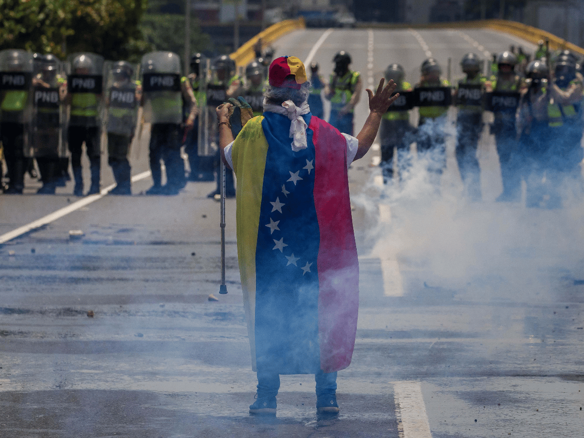Al menos dos muertos en nuevas protestas reprimidas en Venezuela; ya suman 33 en menos de un mes