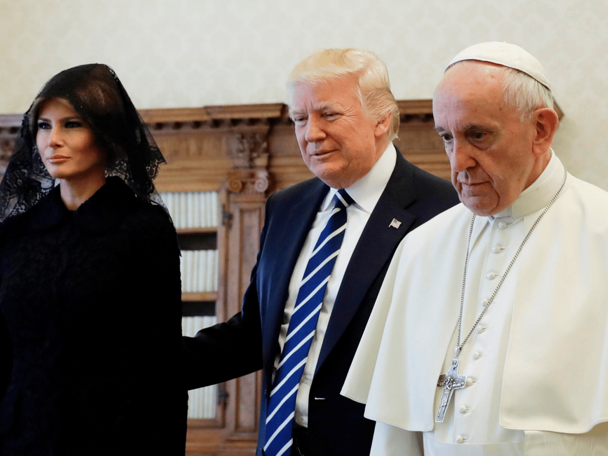 La broma del papa Francisco a Donald Trump que solo entendió Melania
