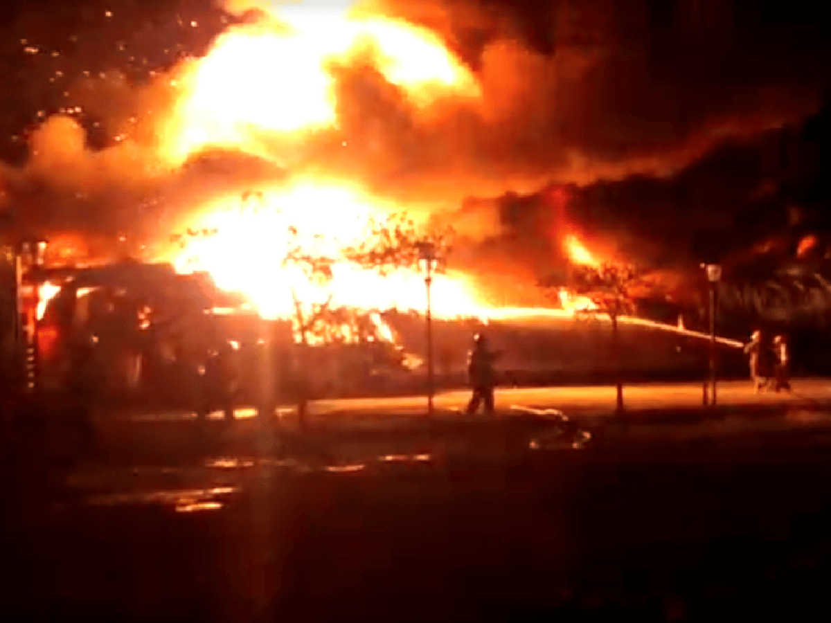 [Video] Se incendiaron 460 embarcaciones en una guardería náutica en Tigre