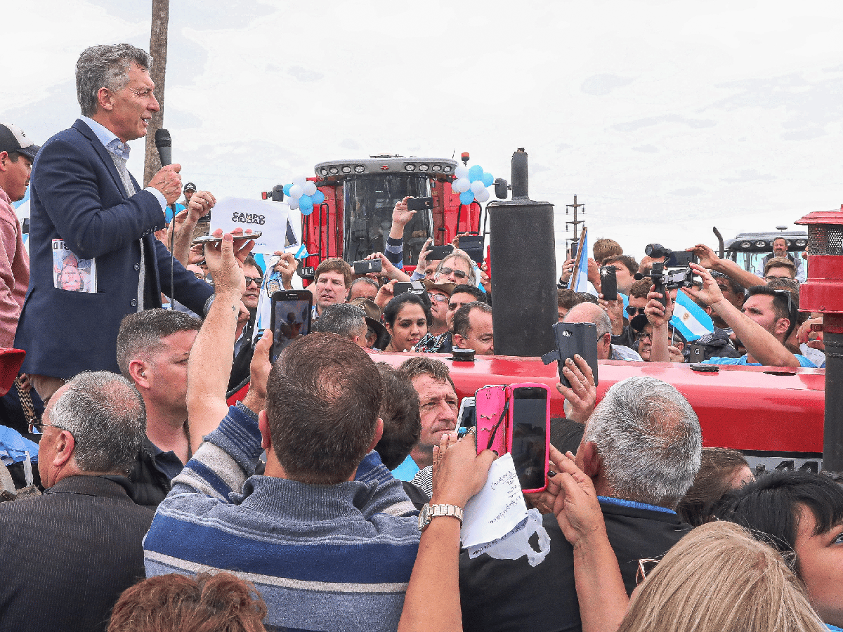 Mientras el campo convoca a un "tractorazo" contra Ferández, Macri se mostró con productores