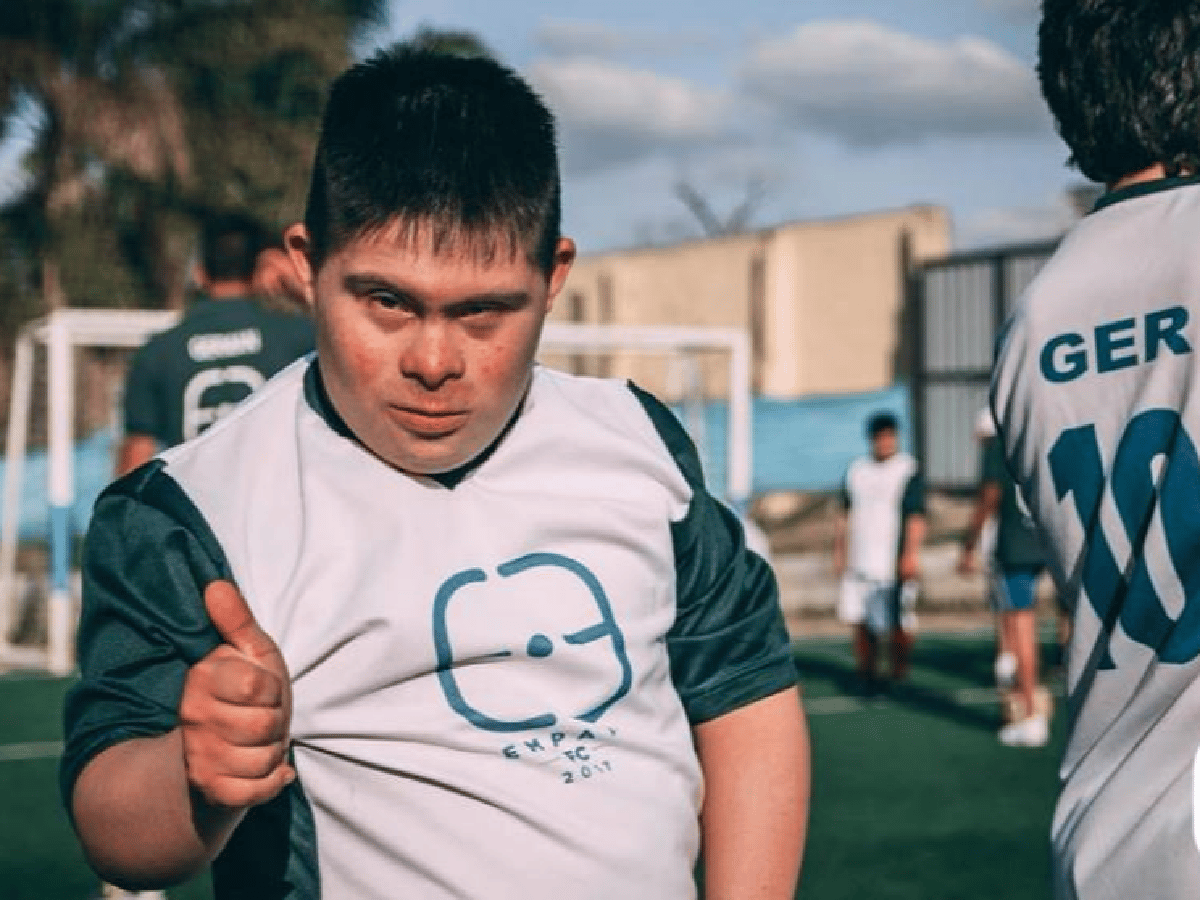 Abre en la ciudad la primera escuela de fútbol gratuita para chicos con Sindrome de Down