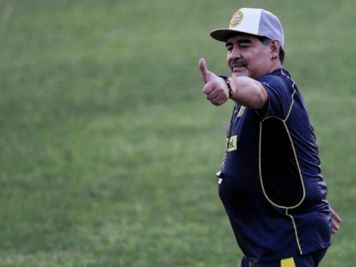 Diego Maradona a un paso de convertirse hoy en el nuevo entrenador de Gimnasia