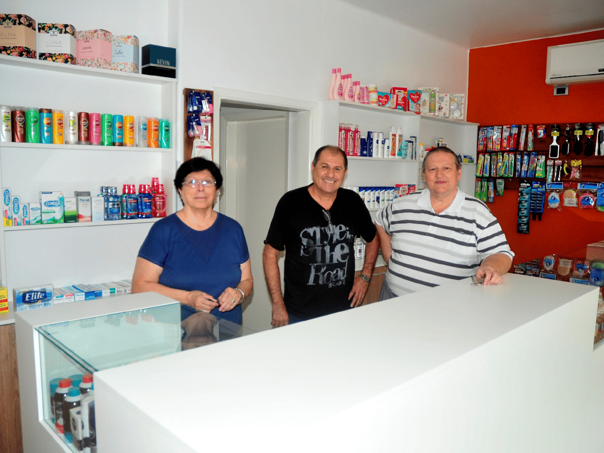 El Suoem inaugura su farmacia sindical  