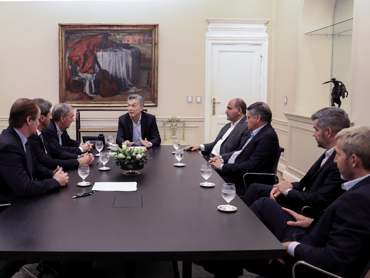 Macri recibió a gobernadores del PJ para darles detalles de las negociaciones con el FMI 
