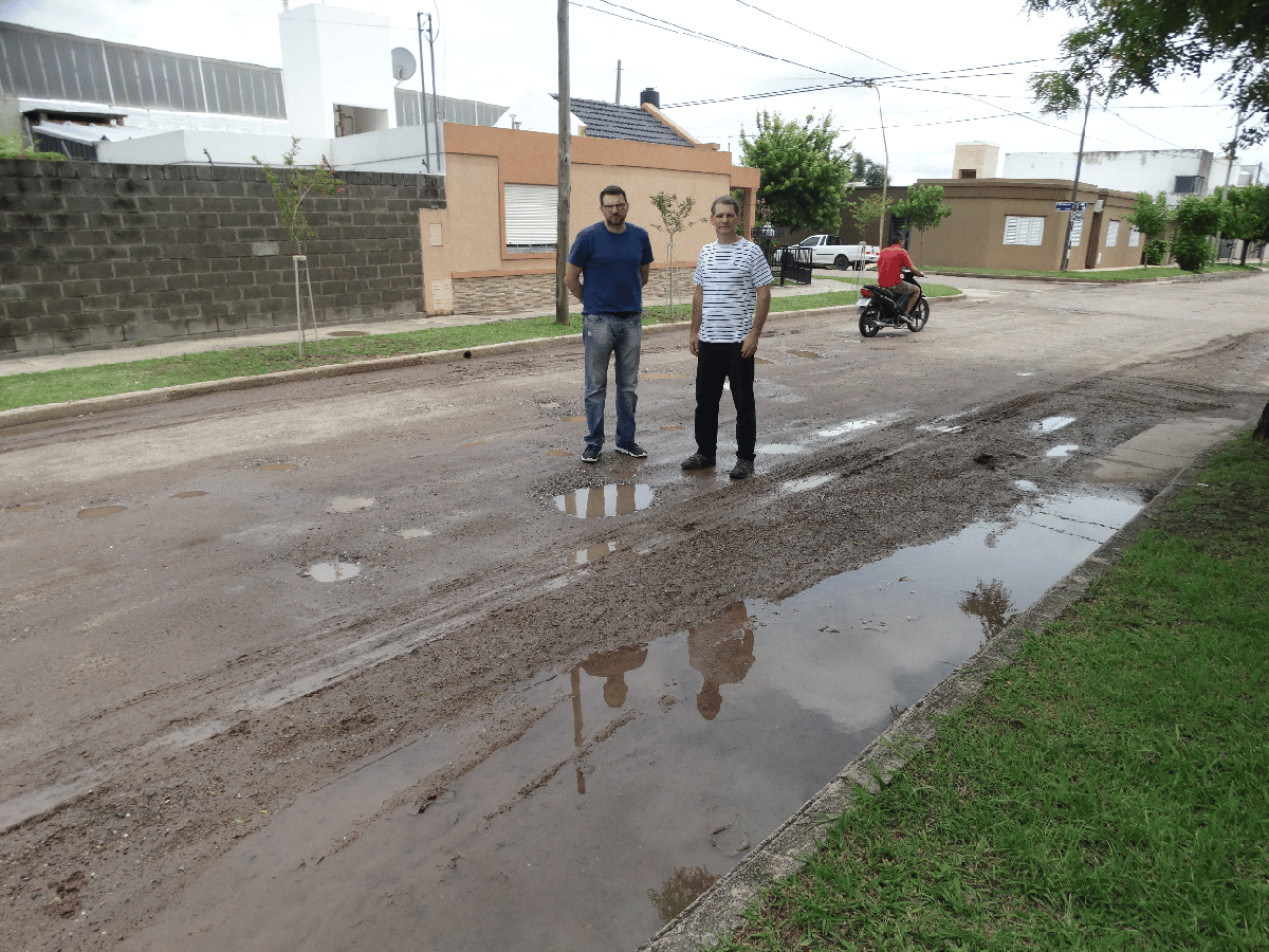 En barrio Cottolengo piden arreglo de calles y prohibir el paso de camiones