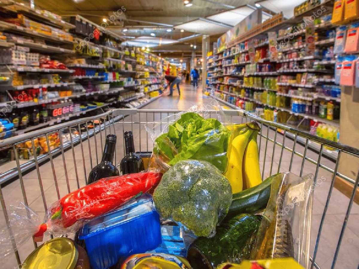 El 43% de los gastos en compras de alimentos corresponden a impuestos