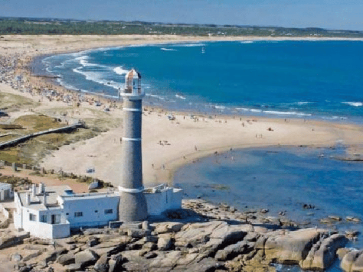 Uruguay: Un hombre murió por la "bacteria de la playa"