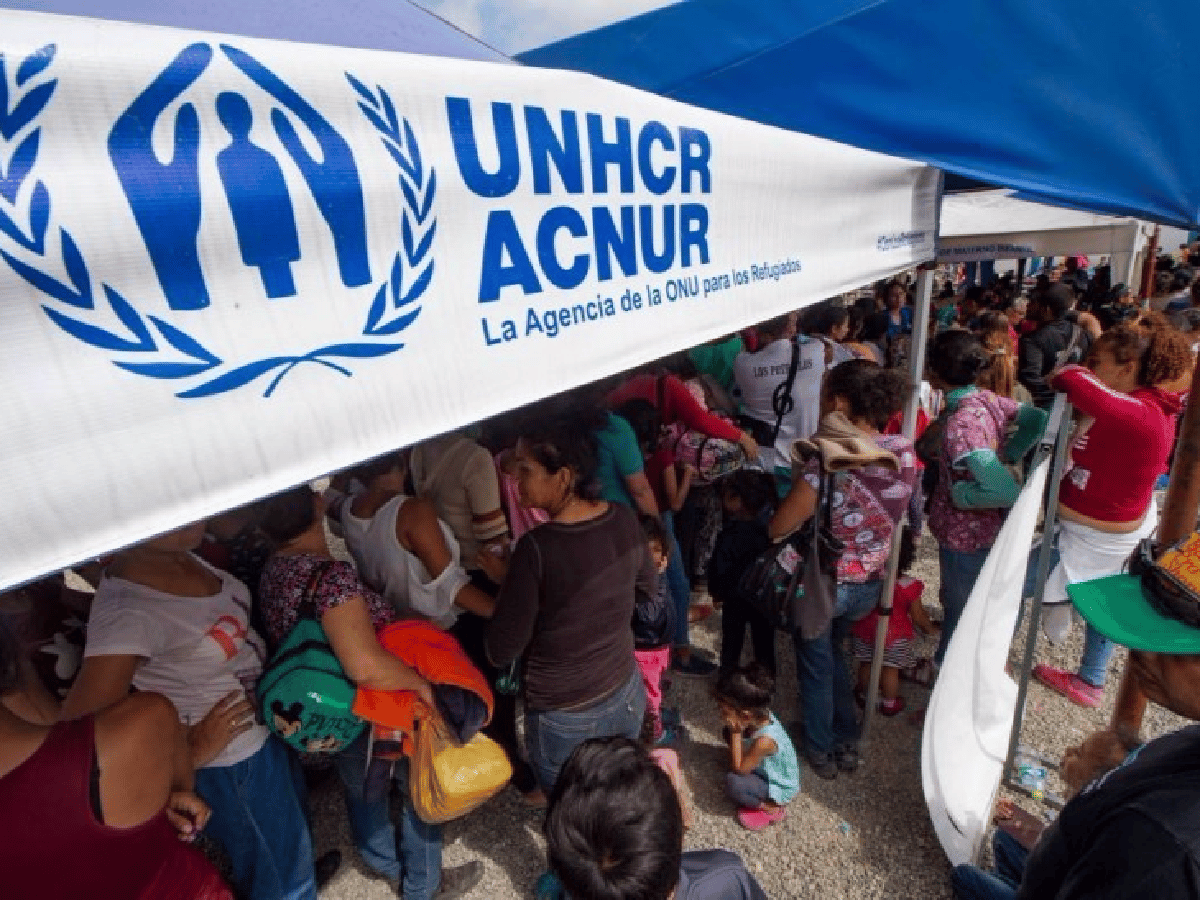 ¡Se agrava la crisis! 500 venezolanos llevan días durmiendo en frontera de Perú-Chile